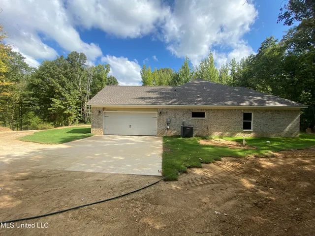 $299,992 | 1930 Smart Road, Como, MS 38619