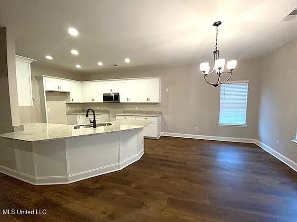 $299,992 | 1930 Smart Road, Como, MS 38619