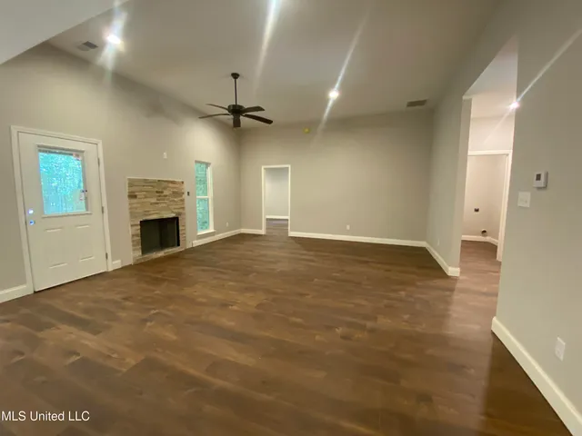 $299,992 | 1930 Smart Road, Como, MS 38619