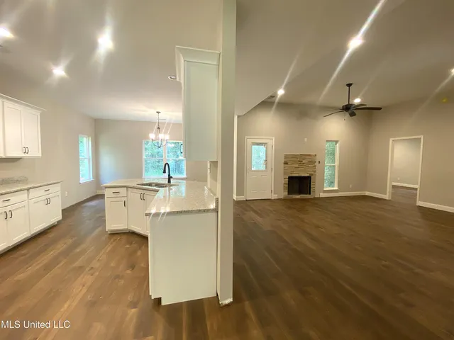 $299,992 | 1930 Smart Road, Como, MS 38619