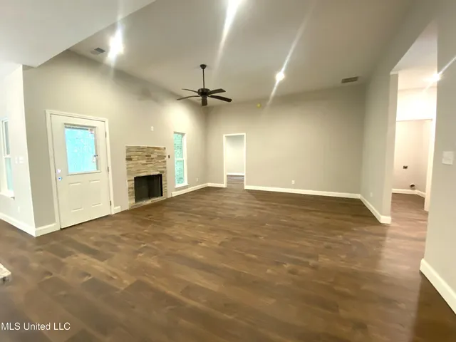 $299,992 | 1930 Smart Road, Como, MS 38619