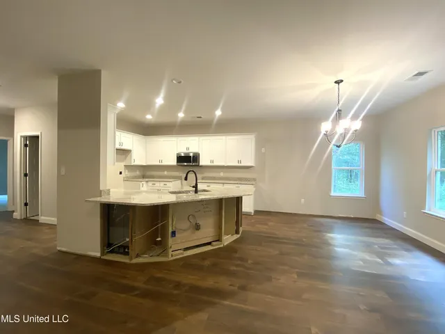 $299,992 | 1930 Smart Road, Como, MS 38619