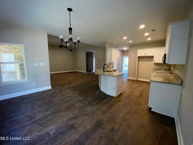 $299,992 | 1930 Smart Road, Como, MS 38619