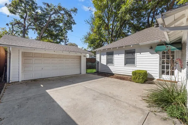 $1,075,000 | 5242 Merrimac Avenue, Dallas, TX 75206