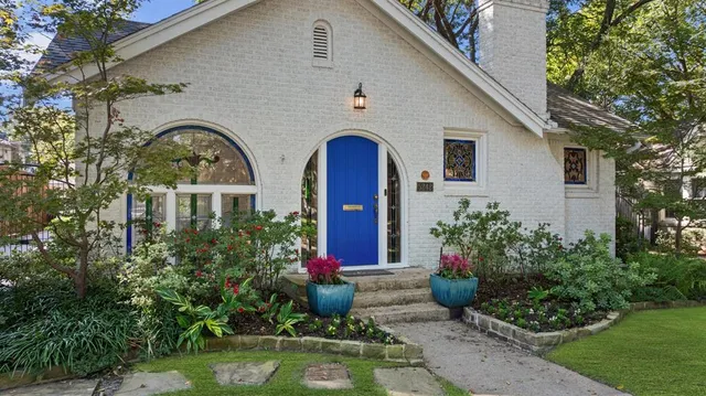 $1,075,000 | 5242 Merrimac Avenue, Dallas, TX 75206