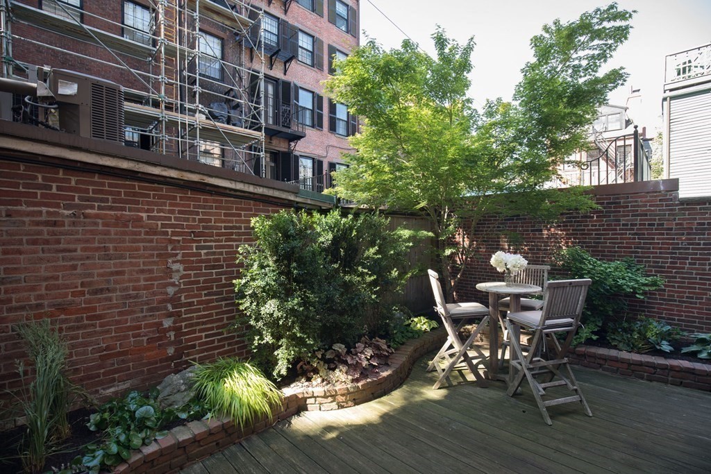 132 Myrtle Street, Unit 1 Boston, MA 02114 - Photo 18 of 25