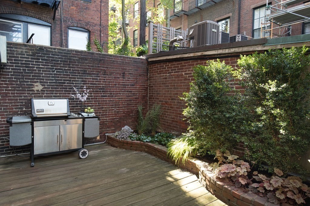 132 Myrtle Street, Unit 1 Boston, MA 02114 - Photo 19 of 25