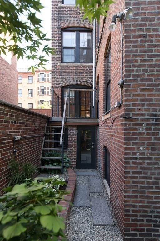 132 Myrtle Street, Unit 1 Boston, MA 02114 - Photo 23 of 25