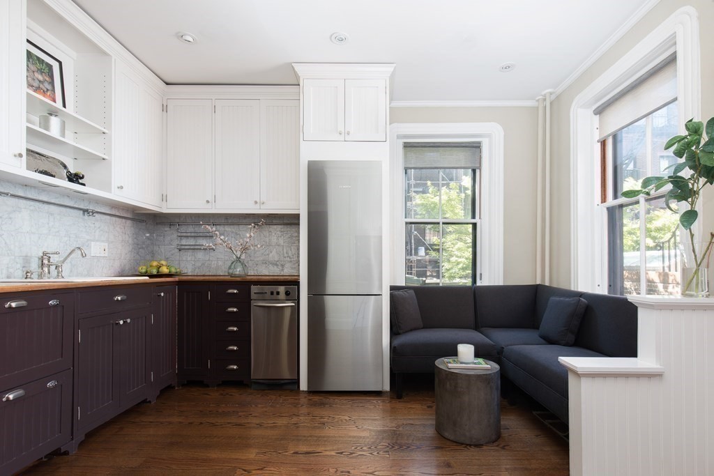 132 Myrtle Street, Unit 1 Boston, MA 02114 - Photo 9 of 25