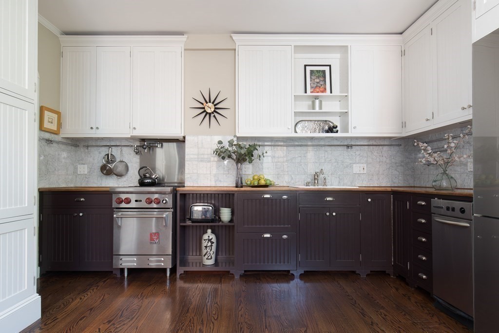 132 Myrtle Street, Unit 1 Boston, MA 02114 - Photo 10 of 25