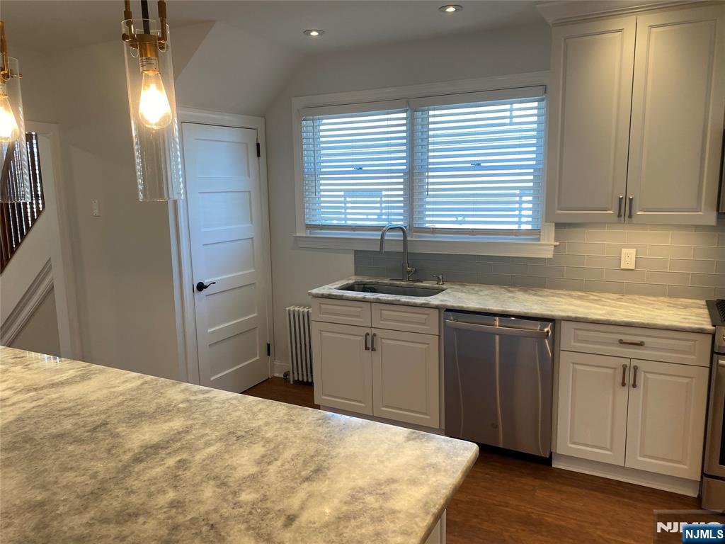 971 Virgil Avenue Ridgefield, NJ 07657 - Photo 9 of 25
