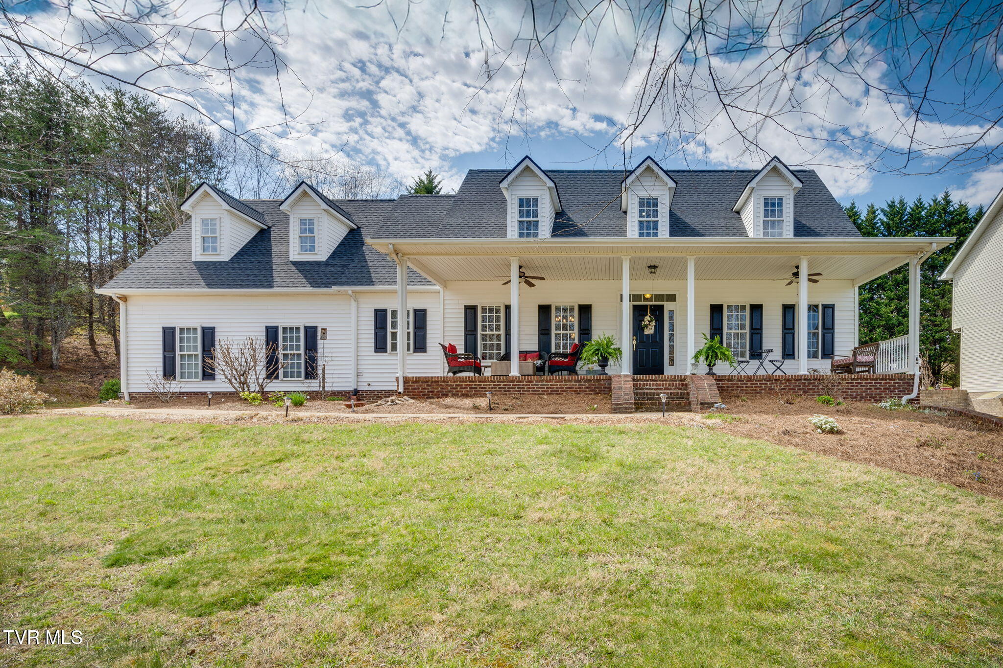 1423 Walnut Grove Road Jonesborough, TN 37659 - Photo 1 of 53 001