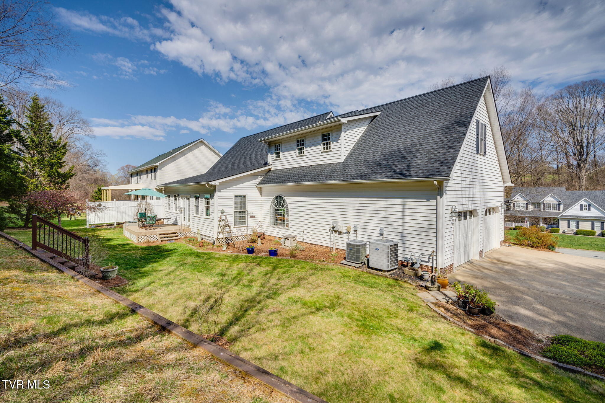 1423 Walnut Grove Road Jonesborough, TN 37659 - Photo 43 of 53 042