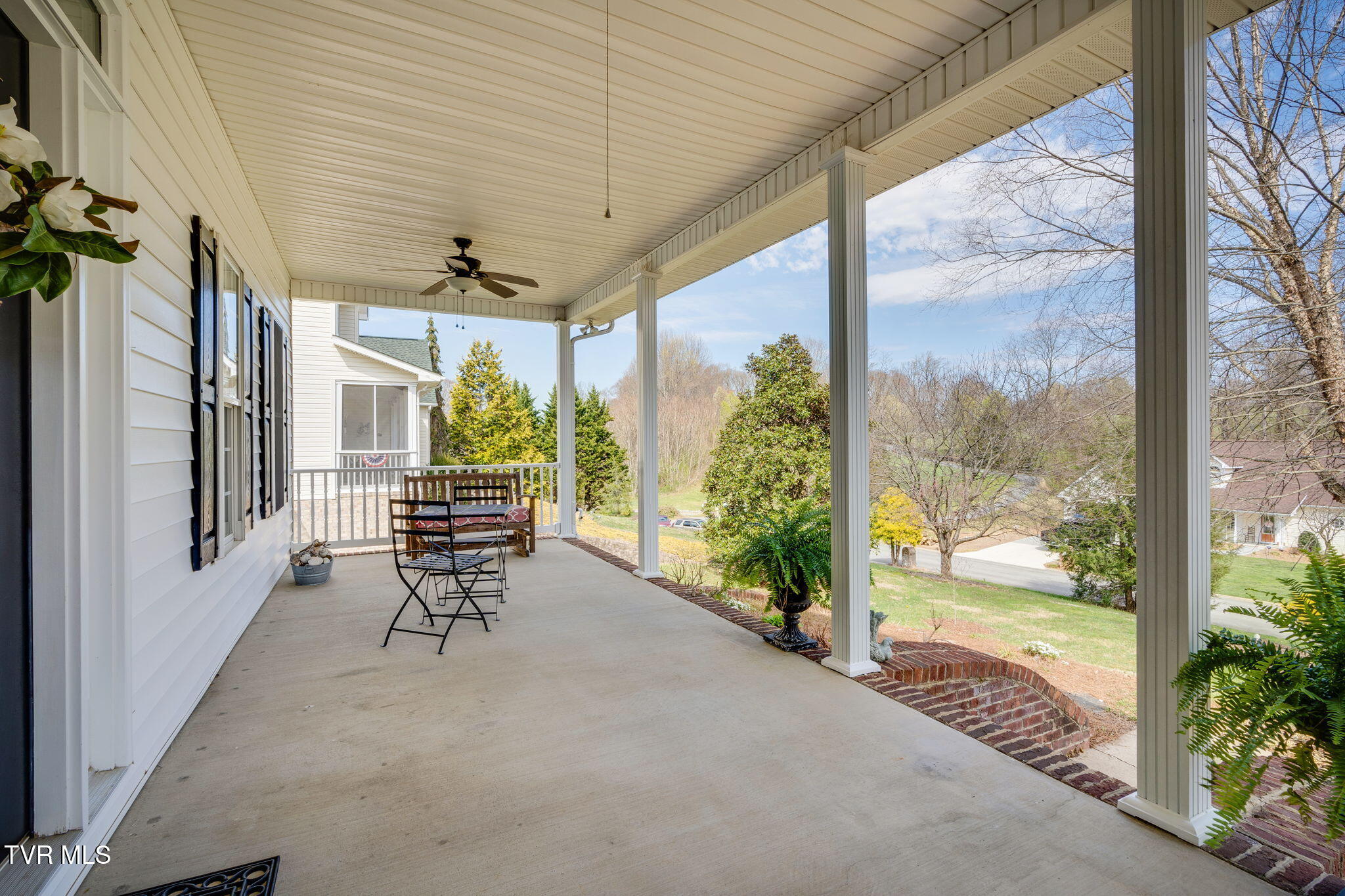 1423 Walnut Grove Road Jonesborough, TN 37659 - Photo 6 of 53 005
