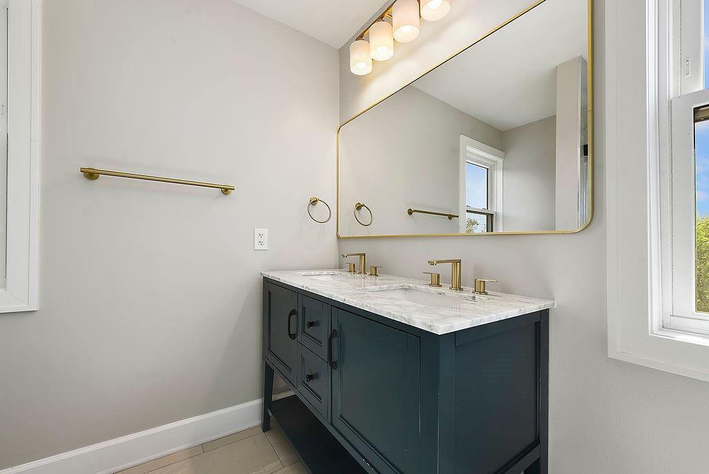 1076 Chapel Road Monaca, PA 15061 - Photo 23 of 35