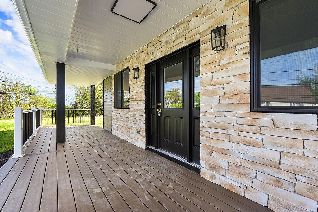 1076 Chapel Road Monaca, PA 15061 - Photo 3 of 35