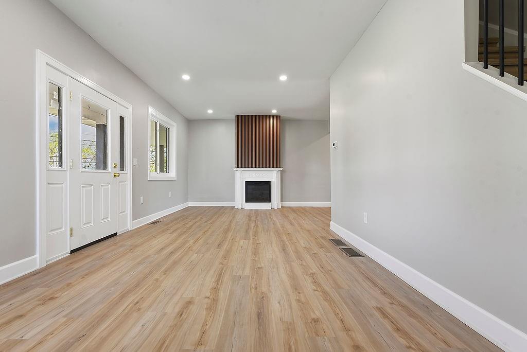 1076 Chapel Road Monaca, PA 15061 - Photo 5 of 35