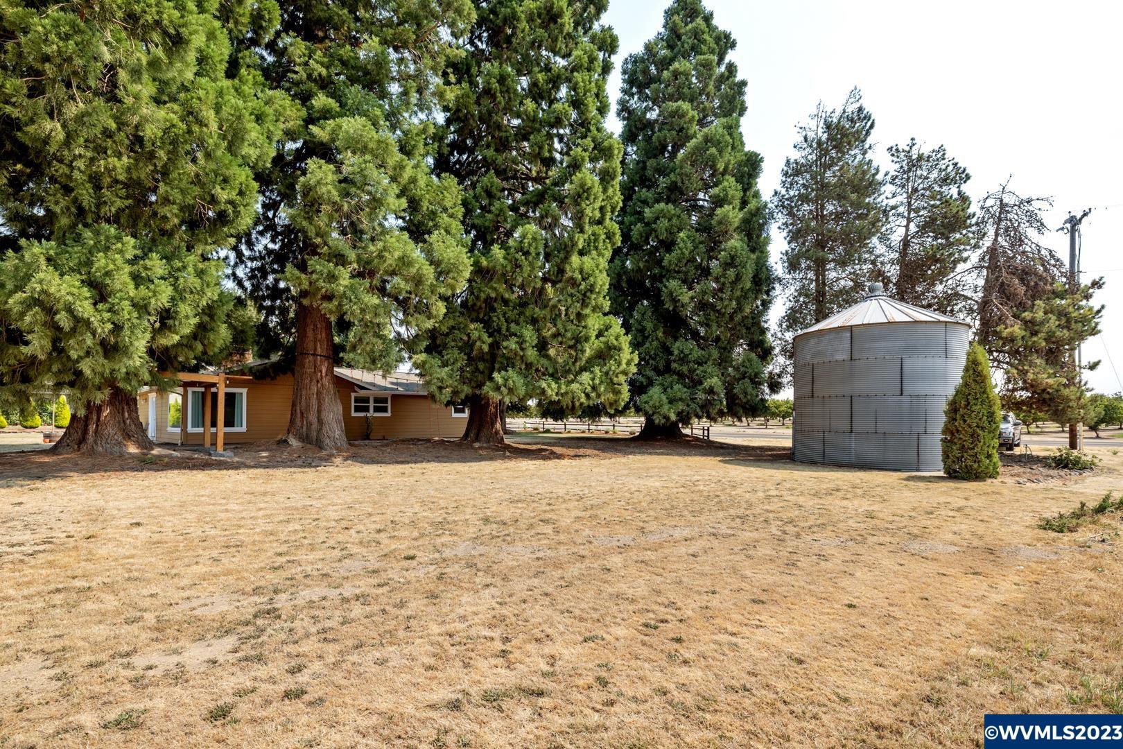 7683 Sunnyview Road Northeast Salem, OR 97305 - Photo 26 of 36 Gallery Image 26