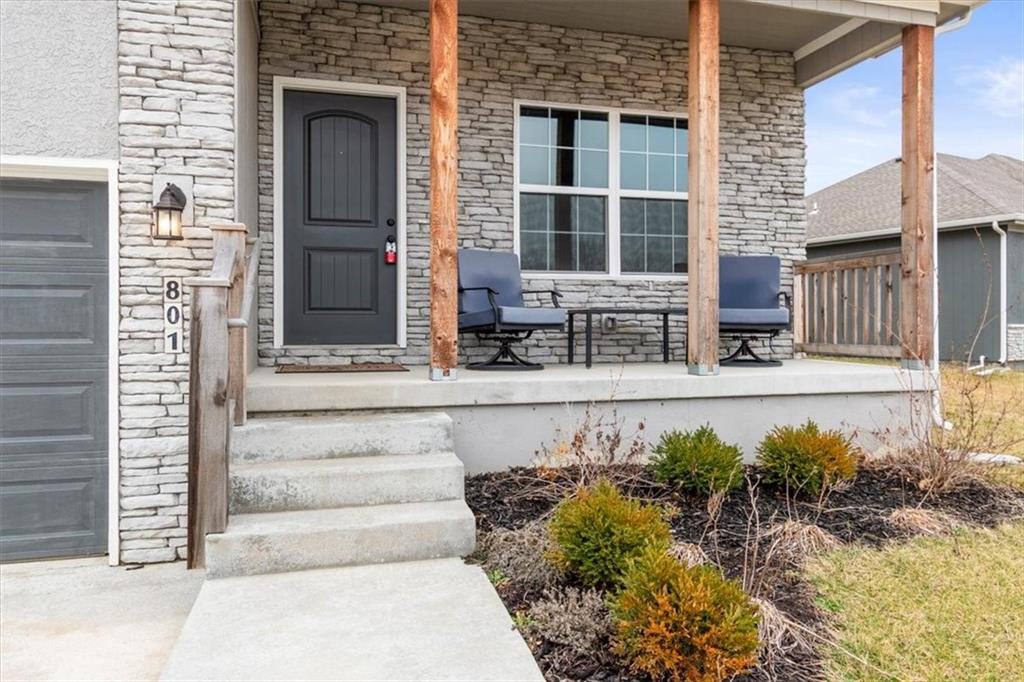 801 Northwest Hickory Ridge Drive Grain Valley, MO 64029 - Photo 3 of 32