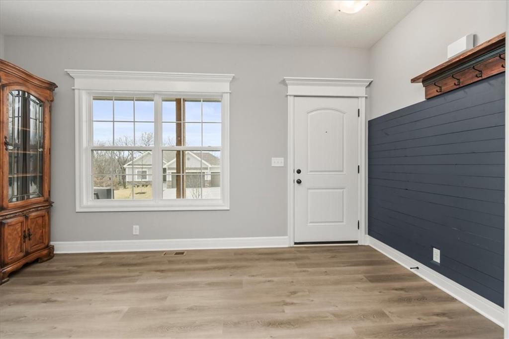 801 Northwest Hickory Ridge Drive Grain Valley, MO 64029 - Photo 4 of 32