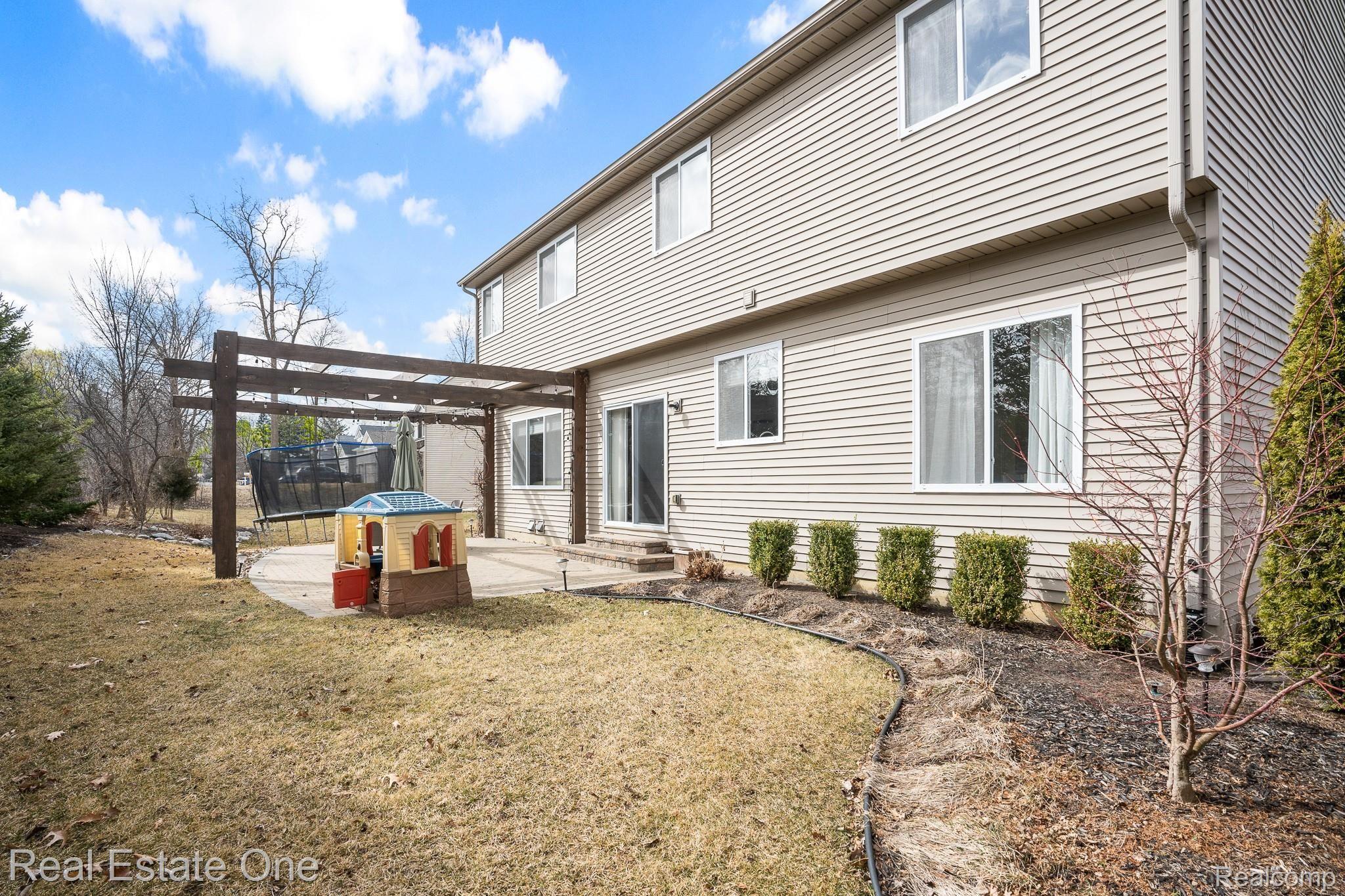 3296 Fantail Drive Rochester, MI 48309 - Photo 36 of 41 Fantail MLS-W003.jpg