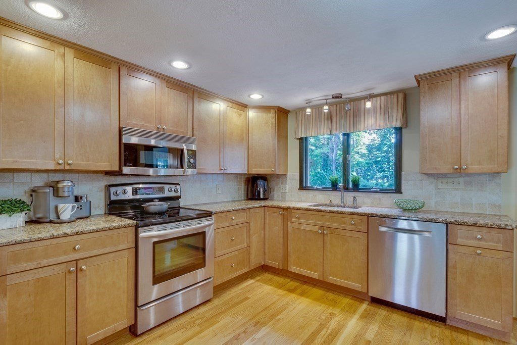 1 Oakland Road North Reading, MA 01864 - Photo 8 of 26 Gallery Image 8
