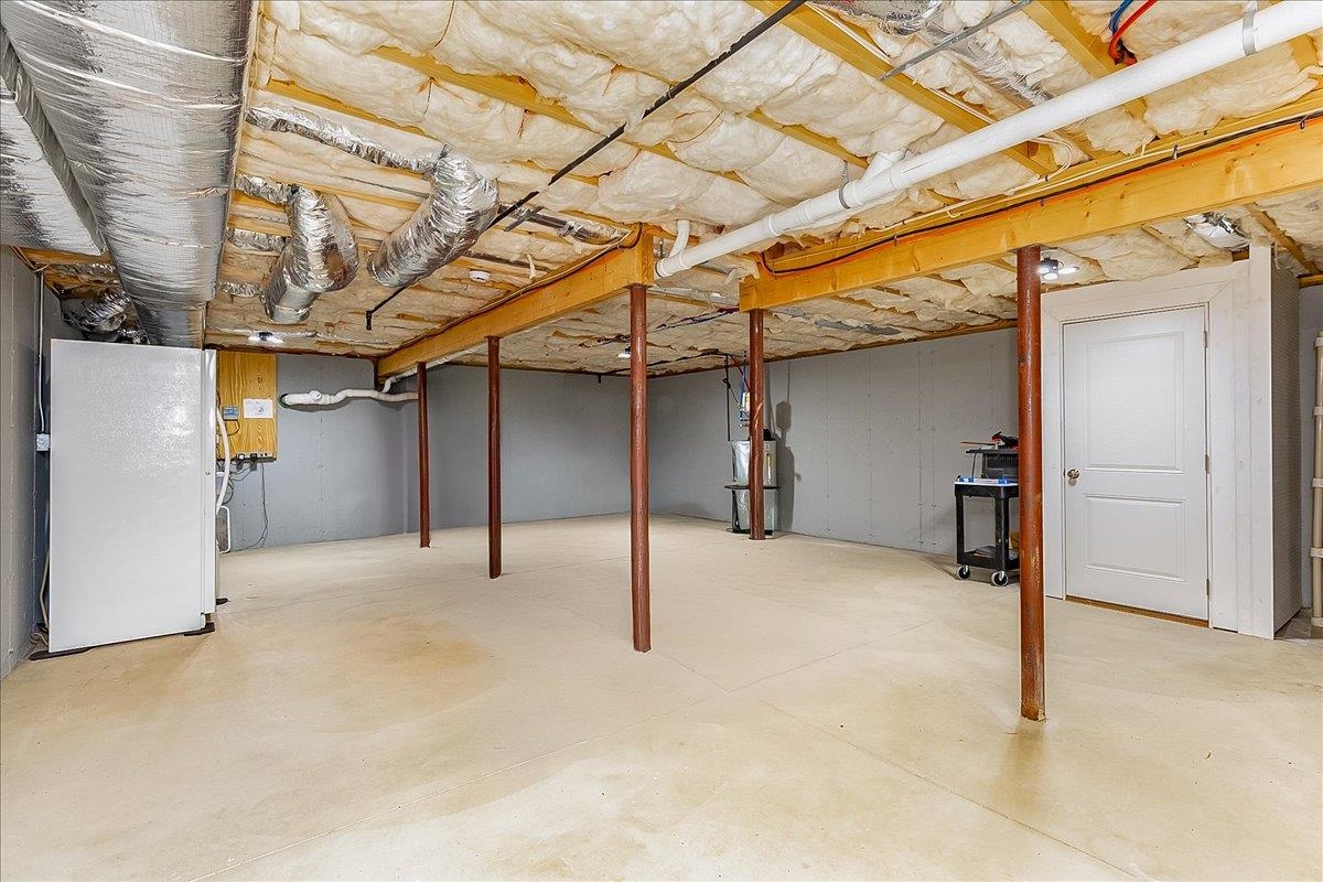 62 Veterans Way Hampstead, NH 03841 - Photo 35 of 43