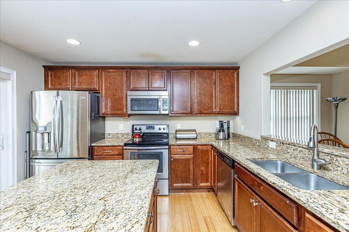 62 Veterans Way Hampstead, NH 03841 - Photo 5 of 43