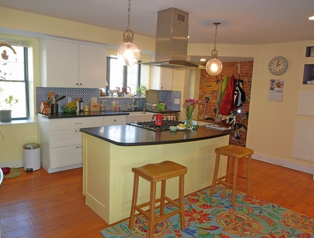 327 Riverside Drive Northampton, MA 01062 - Photo 8 of 24