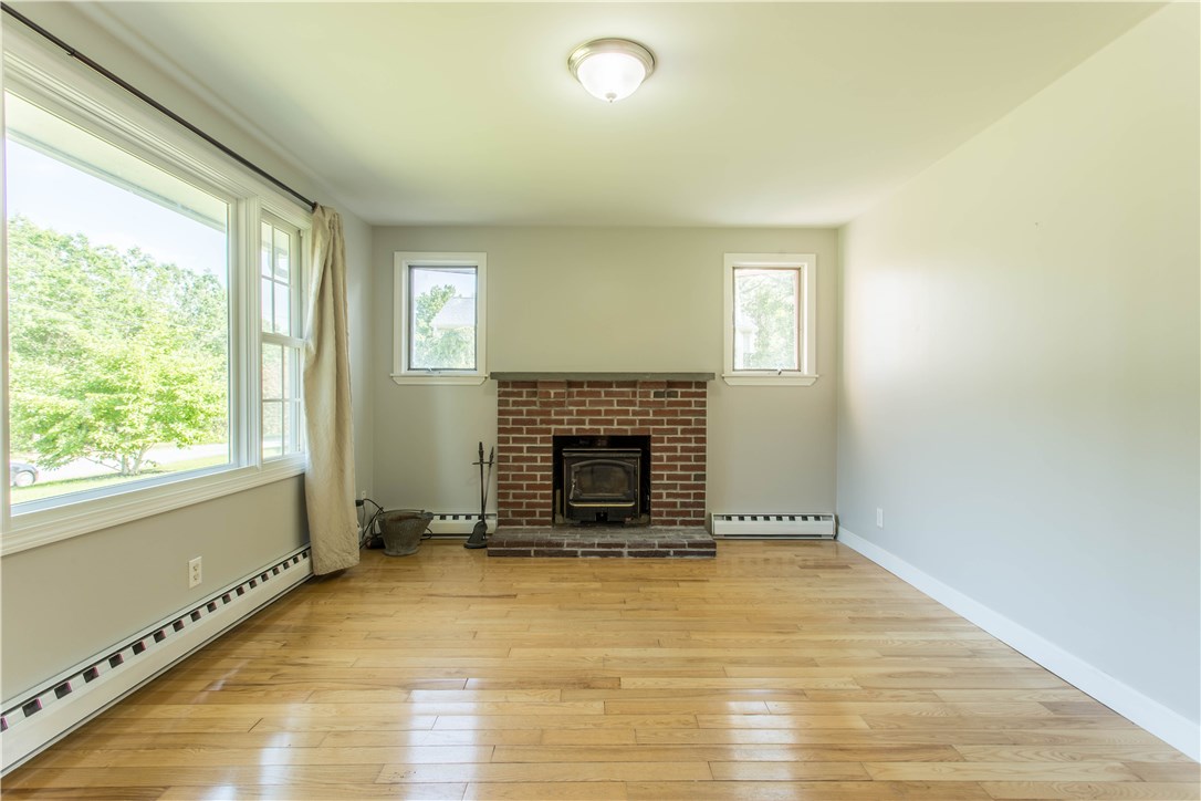 393 Mautucket Road South Kingstown, RI 02879 - Photo 14 of 37 Gallery Image 14