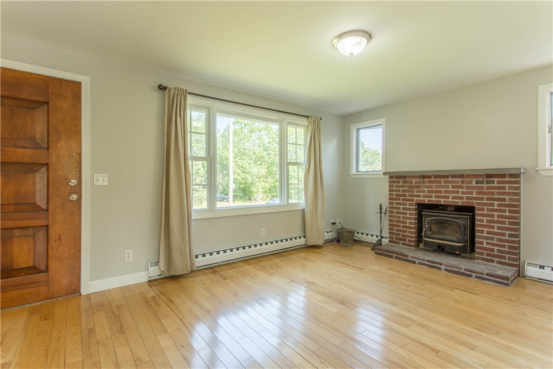 393 Mautucket Road South Kingstown, RI 02879 - Photo 15 of 37 Gallery Image 15