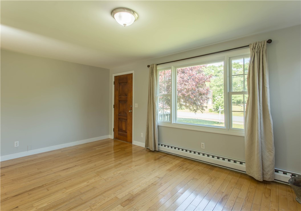 393 Mautucket Road South Kingstown, RI 02879 - Photo 16 of 37 Gallery Image 16