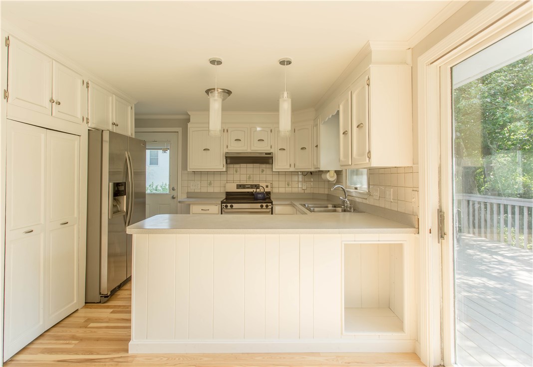 393 Mautucket Road South Kingstown, RI 02879 - Photo 17 of 37 Gallery Image 17