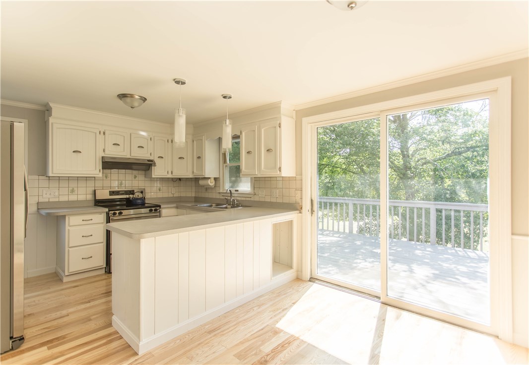 393 Mautucket Road South Kingstown, RI 02879 - Photo 18 of 37 Gallery Image 18