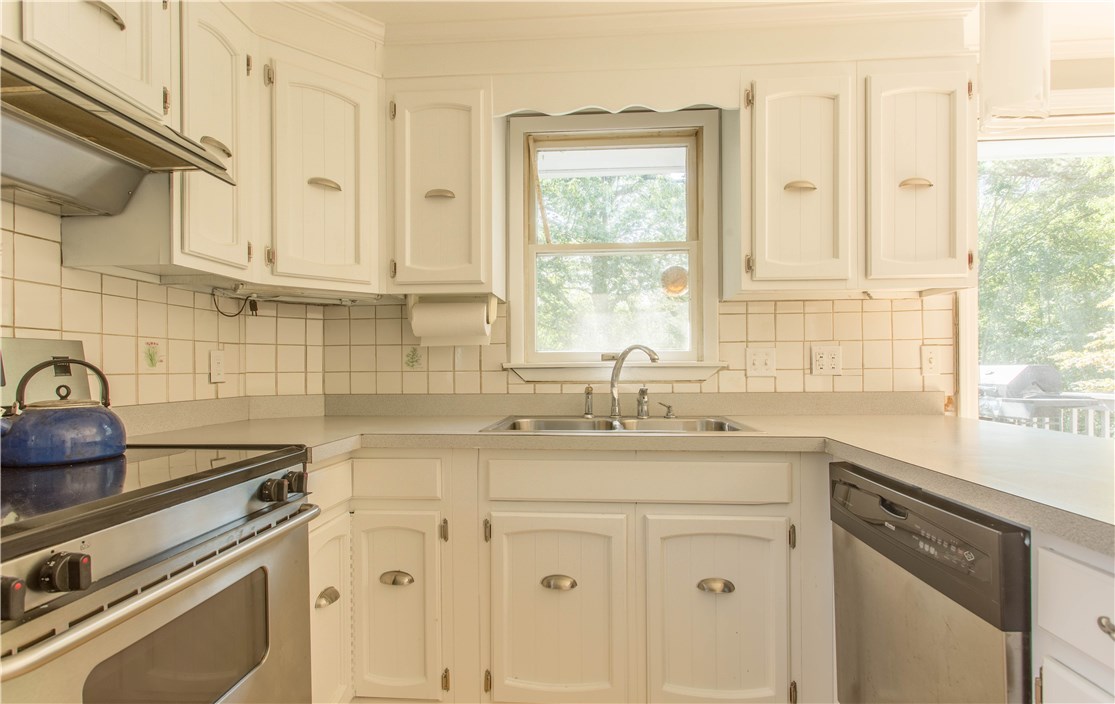393 Mautucket Road South Kingstown, RI 02879 - Photo 22 of 37 Gallery Image 22
