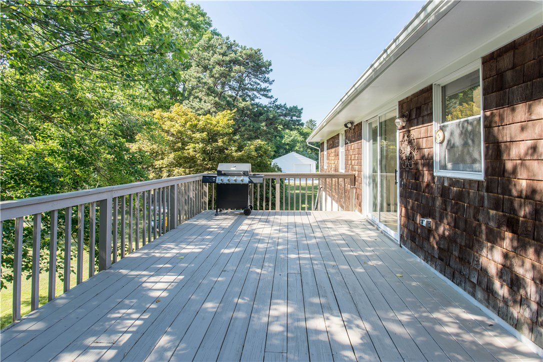 393 Mautucket Road South Kingstown, RI 02879 - Photo 8 of 37 Gallery Image 8