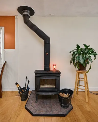 $315,000 | 289 Hatfield Street, Northampton, MA 01060