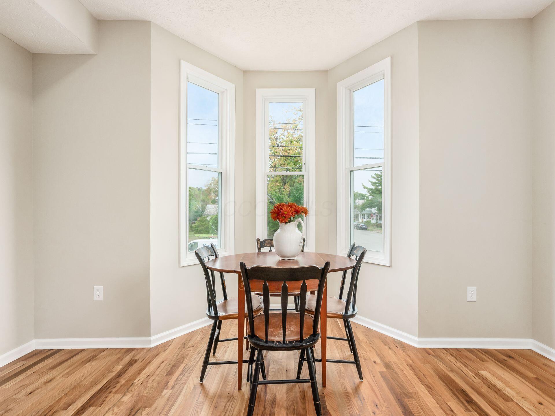334 North Maple Street Lancaster, OH 43130 - Photo 10 of 25 Beautiful hardwood floors!