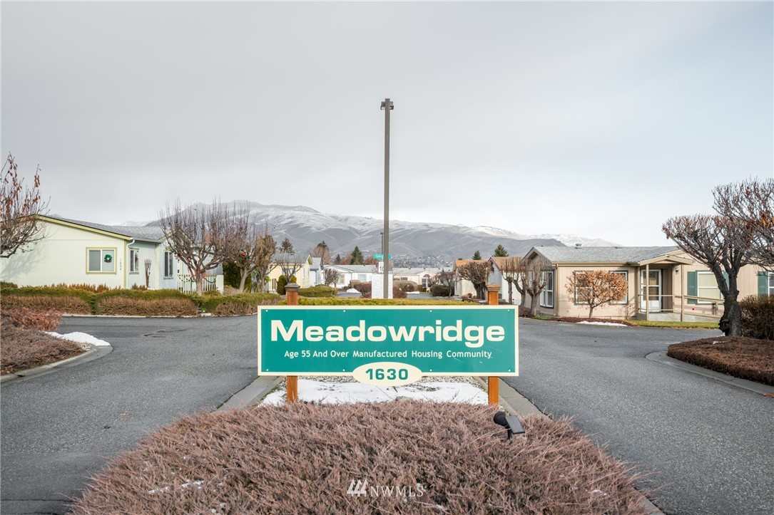 1634 Meadow Ridge Drive, Unit 29 Wenatchee, WA 98801 - Photo 2 of 39 Gallery Image 2