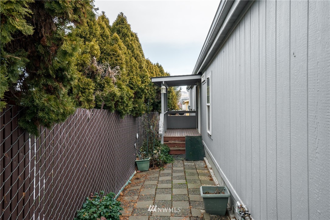 1634 Meadow Ridge Drive, Unit 29 Wenatchee, WA 98801 - Photo 36 of 39 Gallery Image 36