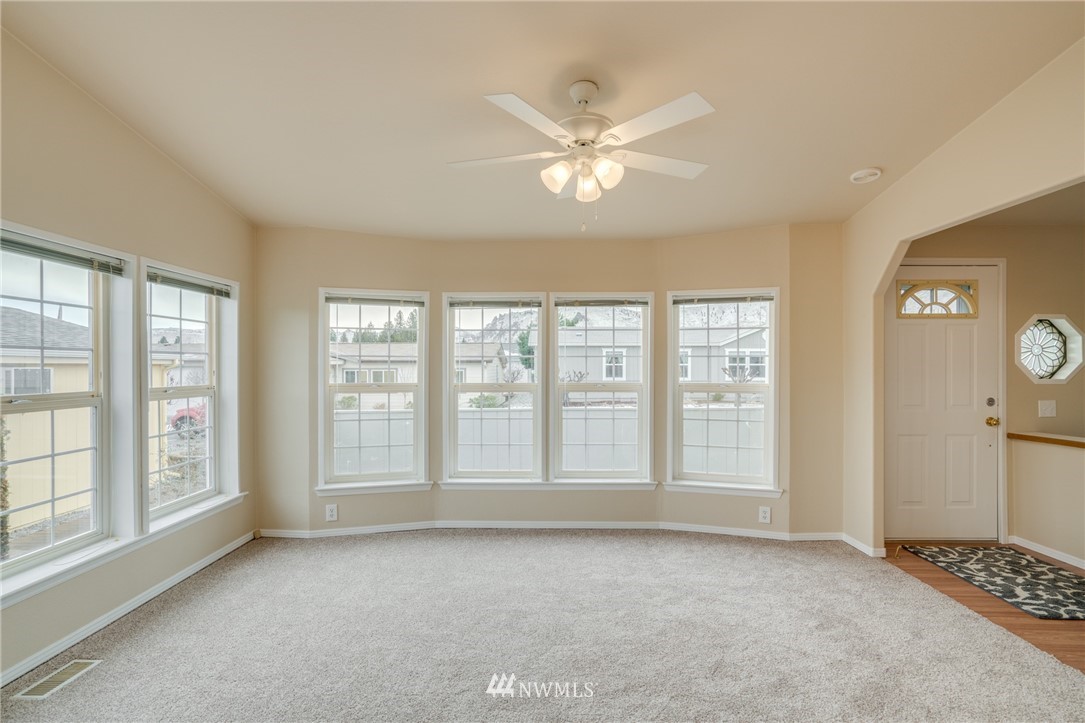 1634 Meadow Ridge Drive, Unit 29 Wenatchee, WA 98801 - Photo 7 of 39 Gallery Image 7