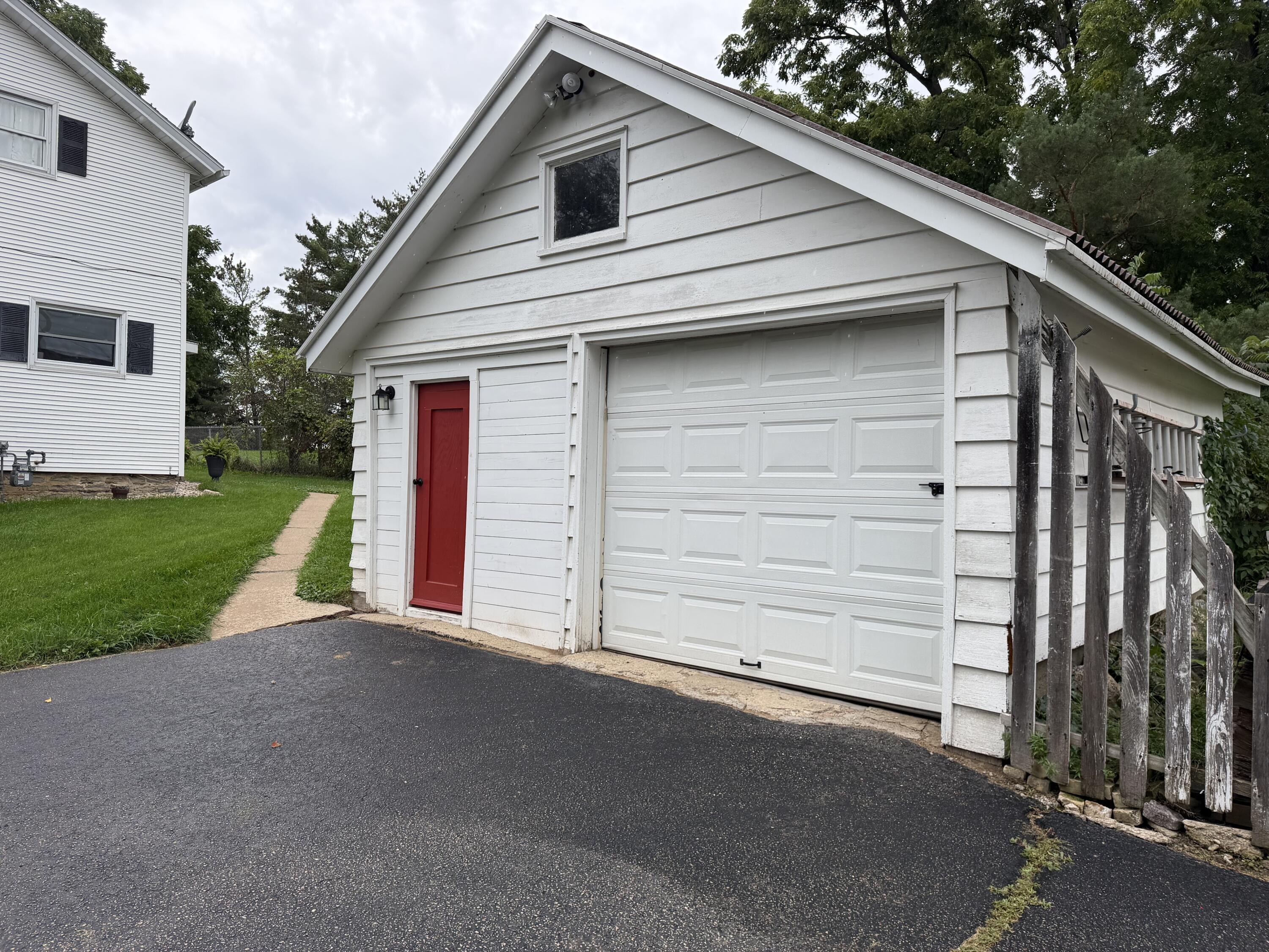 409 Clark Street Jefferson, WI 53549 - Photo 31 of 40 1 car detached garage
