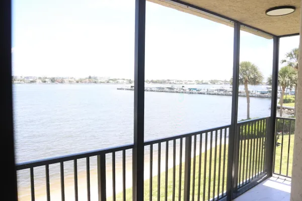 $3,000 | 896 North Federal Highway, Unit 224, Lantana, FL 33462