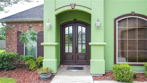 $350,000 | 216 Ox Bow Drive, Laplace, LA 70068