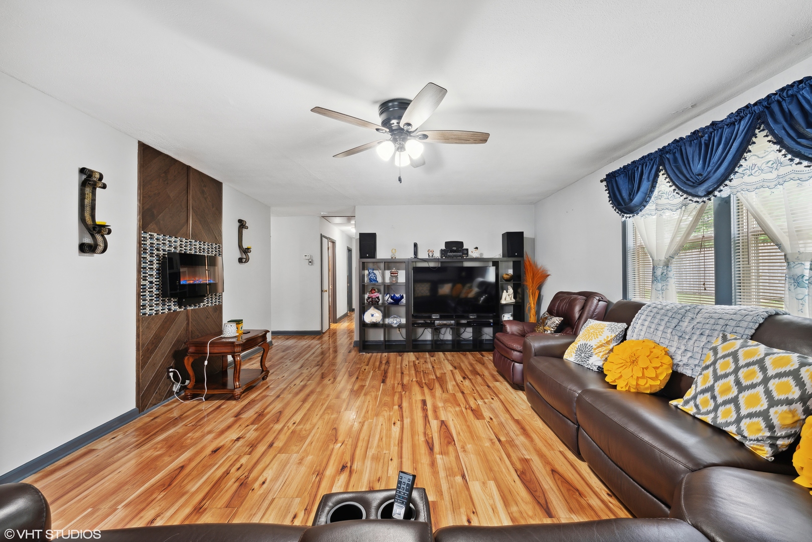 171 Seabury Road Bolingbrook, IL 60440 - Photo 6 of 13 a living room with furniture and a wooden floor