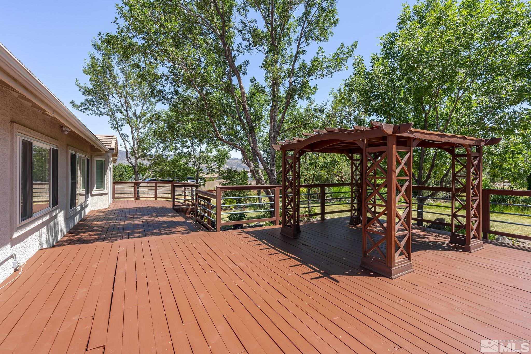 820 Flanders Road Reno, NV 89511 - Photo 32 of 40 a view of outdoor space with seating space