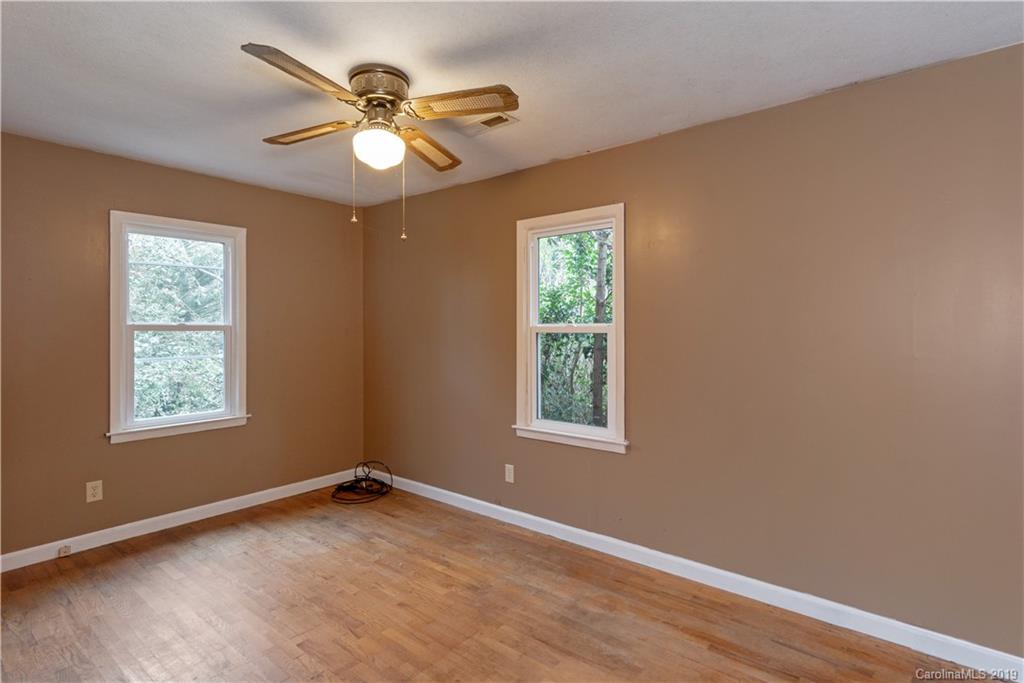 435 Hogsed Road Brevard, NC 28712 - Photo 14 of 27 Gallery Image 14