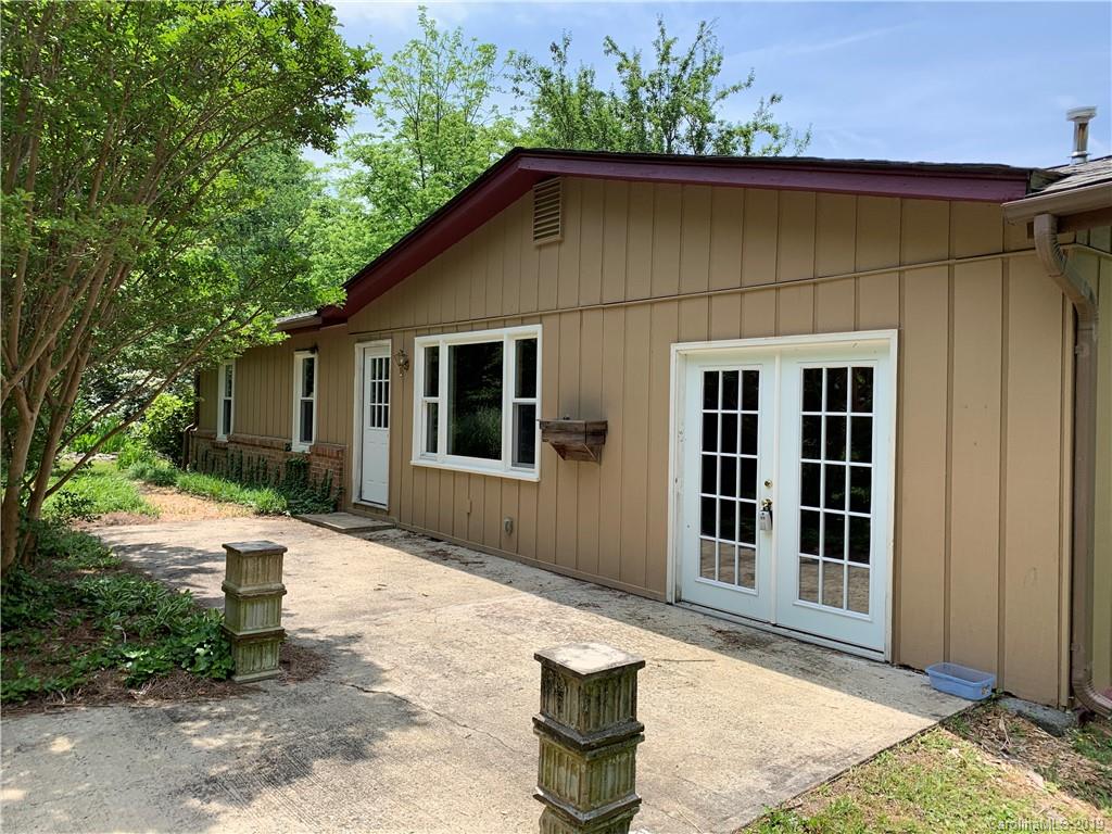 435 Hogsed Road Brevard, NC 28712 - Photo 3 of 27 Gallery Image 3