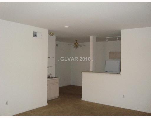 231 West Horizon Ridge Parkway, Unit 718 Henderson, NV 89012 - Photo 2 of 9 Living Room.