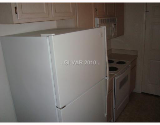 231 West Horizon Ridge Parkway, Unit 718 Henderson, NV 89012 - Photo 5 of 9 Kitchen.